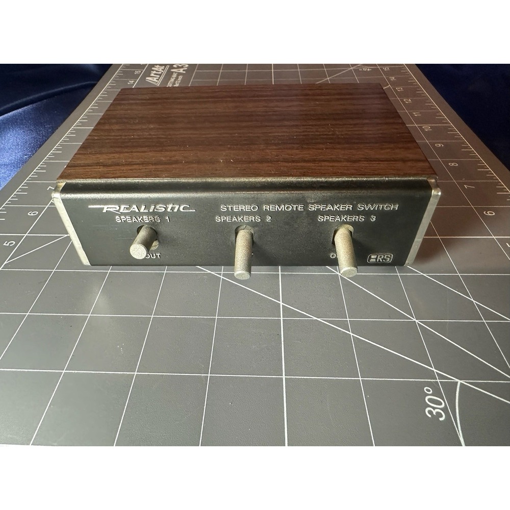 Realistic Stereo Remote Speaker Switch 40-125A Simulated Walnut Grain Finish
